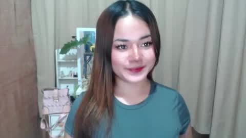 Snapshot of sweethotlove_xoxo chatting on September 30, 2:33 am sweethotlove_xoxo online show from September 30, 2:33 am
