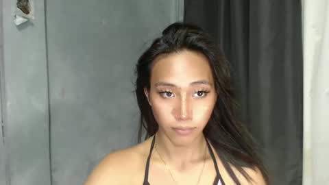 Snapshot of sweetiie_caren chatting on March 4, 2:17 am CAREN online show from March 4, 2:17 am