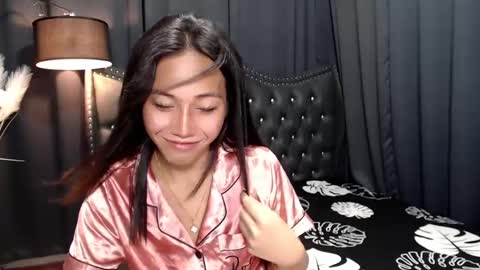 Snapshot of sweetiie_caren chatting on March 5, 2:01 pm CAREN online show from March 5, 2:01 pm