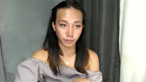 Snapshot of sweetiie_caren chatting on February 27, 2:46 am CAREN online show from February 27, 2:46 am