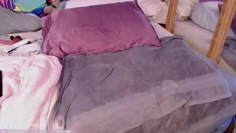 sweetkiitty3 online show from April 13, 4:22 pm