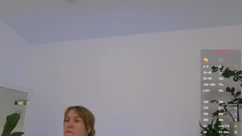 Snapshot of sweetkira1 chatting on September 24, 4:58 pm SweetKira1 online show from September 24, 4:58 pm