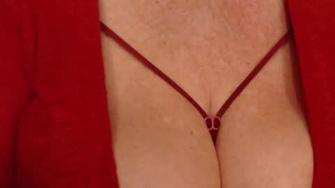 Snapshot of sweetli_angel chatting on September 22, 12:04 am sweetli_angel online show from September 22, 12:04 am
