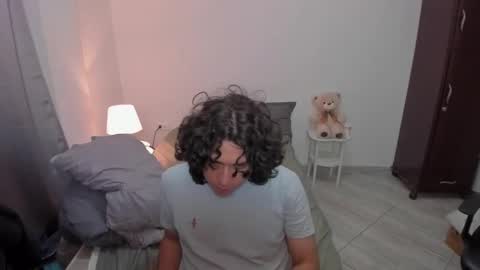 Lian online show from March 26, 8:08 am