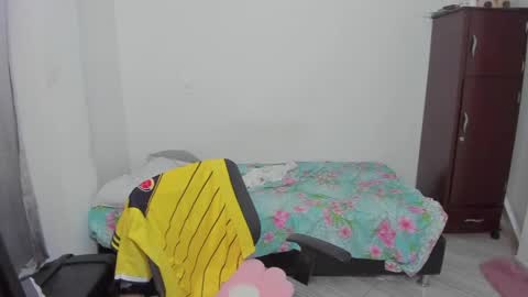 Lian online show from May 17, 12:42 am