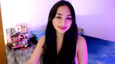 Snapshot of sweetlilly_18 chatting on October 13, 3:41 am Lilly online show from October 13, 3:41 am