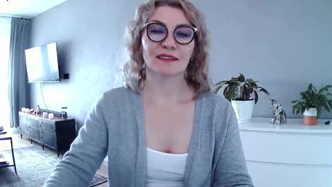 sweetmarthaaa online show from February 8, 12:19 pm