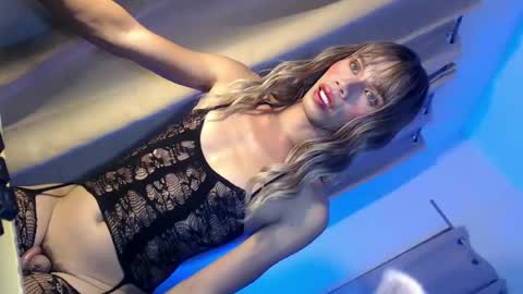 sweetnaughty_mia online show from July 7, 10:19 am