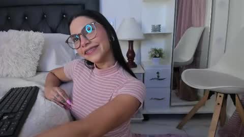 sweetnicky1 online show from June 9, 1:22 pm