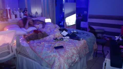 WeAim2PZzz online show from February 3, 9:41 am