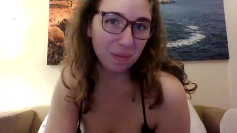 sweetsocalgirl online show from January 19, 4:00 am