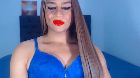 Snapshot of sweetsofiats chatting on September 23, 2:05 am SOFIA online show from September 23, 2:05 am
