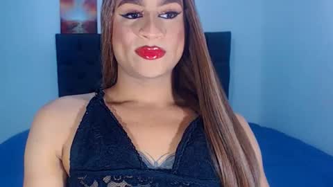 Snapshot of sweetsofiats chatting on October 14, 1:41 am SOFIA online show from October 14, 1:41 am