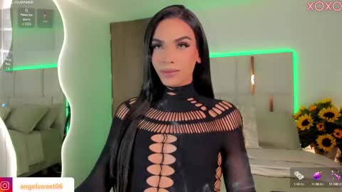 Snapshot of sweett_shinexx chatting on September 28, 4:43 am angel online show from September 28, 4:43 am