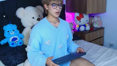 Neffer online show from November 19, 5:29 am