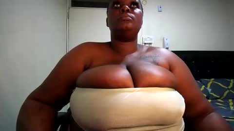 PEACHES online show from February 19, 7:02 pm