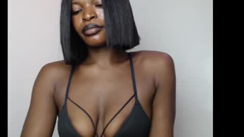 Snapshot of sweetxxboobsx chatting on October 3, 8:28 pm sweetxxboobsx online show from October 3, 8:28 pm