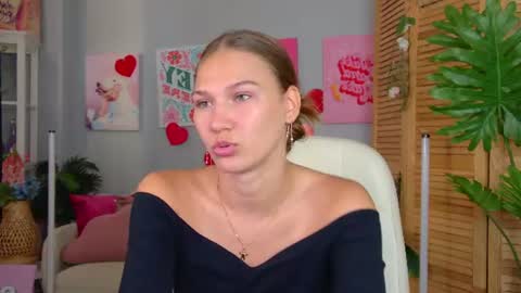 Emily online show from July 13, 11:03 am