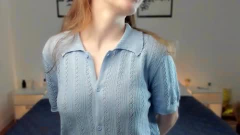 Snapshot of sweety_xis chatting on September 29, 7:46 pm Bella . online show from September 29, 7:46 pm