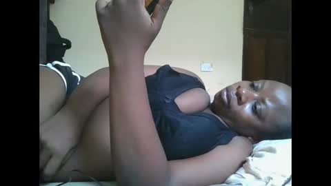 sweetyass25 online show from November 22, 7:18 am