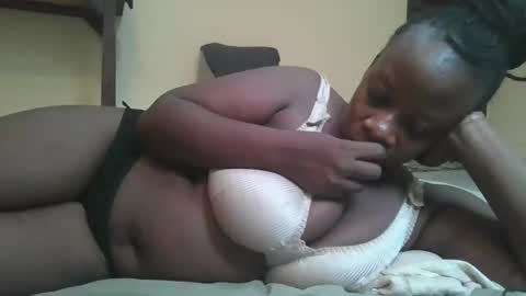 sweetyass25 online show from March 14, 8:29 am