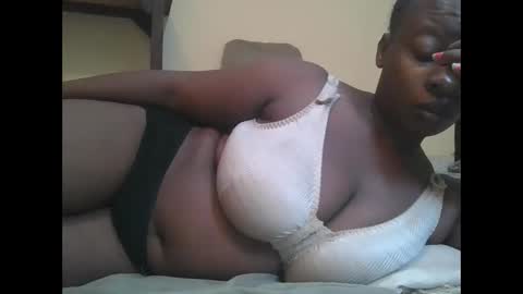 sweetyass25 online show from March 17, 5:45 am