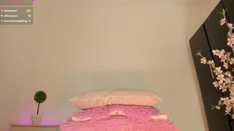 instagram  srta zara1 online show from December 21, 7:53 pm