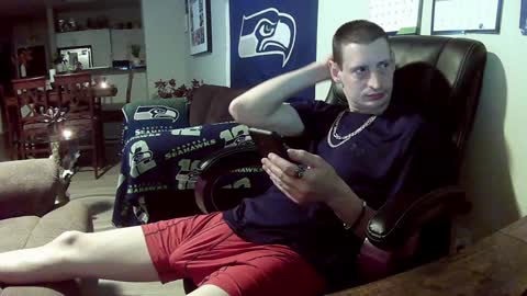 Snapshot of swelteringk chatting on January 12, 2:14 am Kile online show from January 12, 2:14 am