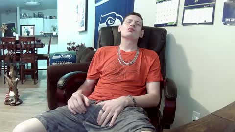Snapshot of swelteringk chatting on February 3, 12:36 am Kile online show from February 3, 12:36 am