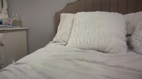 Sydney online show from February 27, 1:53 am