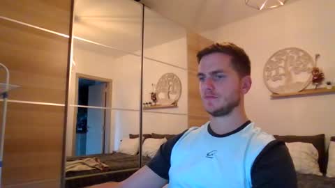 Snapshot of syl092 chatting on October 1, 5:23 pm syl092 online show from October 1, 5:23 pm