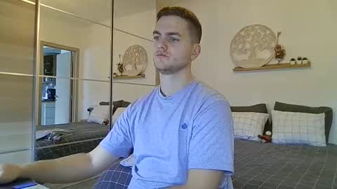 syl092 online show from November 28, 8:54 am