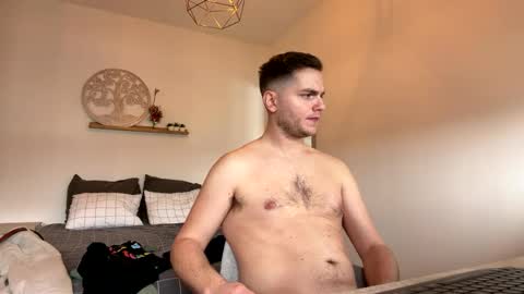 syl092 online show from February 9, 1:15 pm