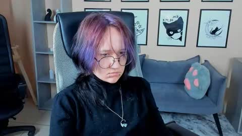 syllviareed online show from January 10, 10:32 am