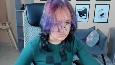 syllviareed online show from January 8, 10:10 am