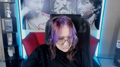 syllviareed online show from December 20, 8:10 am