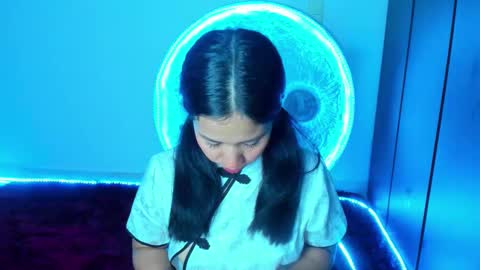 Snapshot of sylphy17 chatting on October 14, 1:30 am sylphy17 online show from October 14, 1:30 am