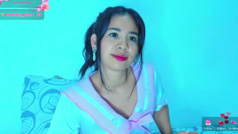Snapshot of sylphy17 chatting on February 19, 10:34 am sylphy17 online show from February 19, 10:34 am