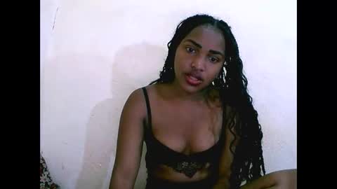sylviasexy27 online show from January 14, 6:24 am