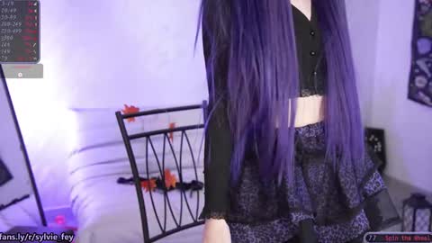 Snapshot of sylvie_fey chatting on September 21, 9:19 pm Sylvie online show from September 21, 9:19 pm