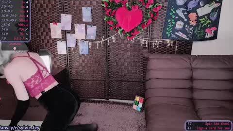 Snapshot of sylvie_fey chatting on February 15, 10:10 pm Sylvie online show from February 15, 10:10 pm