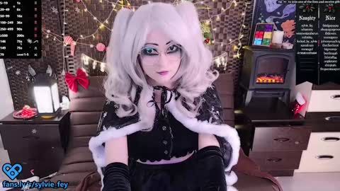 Snapshot of sylvie_fey chatting on December 29, 12:20 am Sylvie online show from December 29, 12:20 am