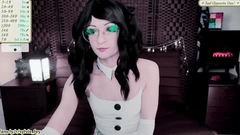 Snapshot of sylvie_fey chatting on January 25, 11:32 pm Sylvie online show from January 25, 11:32 pm
