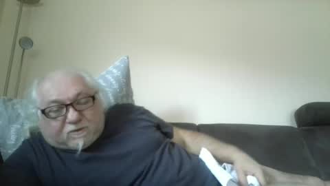 Snapshot of synek65 chatting on January 1, 12:55 pm synek65 online show from January 1, 12:55 pm