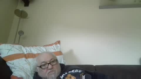 Snapshot of synek65 chatting on December 8, 10:30 am synek65 online show from December 8, 10:30 am