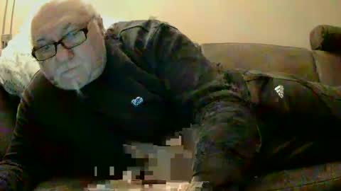 Snapshot of synek65 chatting on January 10, 7:54 pm synek65 online show from January 10, 7:54 pm