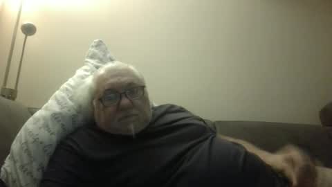 Snapshot of synek65 chatting on December 14, 7:57 pm synek65 online show from December 14, 7:57 pm