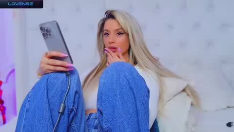 Snapshot of taahiraarabian chatting on February 18, 7:41 pm Arianna online show from February 18, 7:41 pm