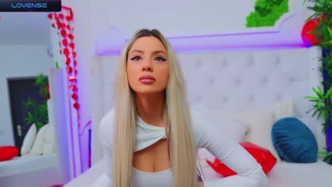 Snapshot of taahiraarabian chatting on February 18, 1:33 pm Arianna online show from February 18, 1:33 pm