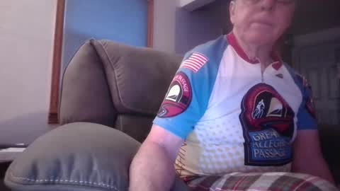 tacrunner66_ online show from November 3, 2:51 pm